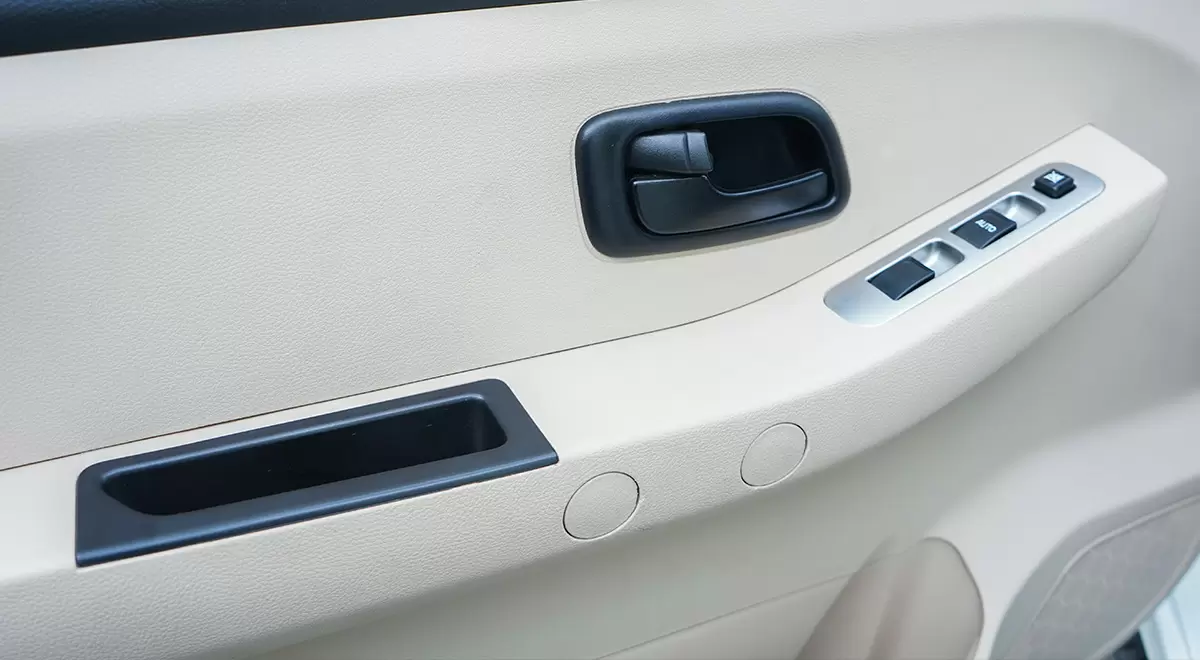 KÍNH CỬA XE
